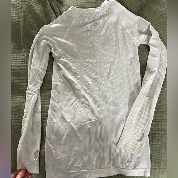Swiftly Tech Long-Sleeve Shirt
Hip Length - Picture 3 of 4